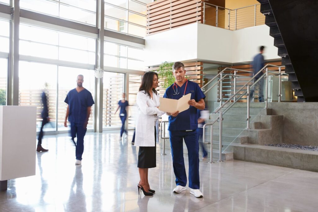 Explore the benefits of healthcare coworking spaces, from cost efficiency to enhanced collaboration and learn how they provide flexible and innovative solutions for medical professionals.