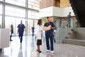 Explore the benefits of healthcare coworking spaces, from cost efficiency to enhanced collaboration and learn how they provide flexible and innovative solutions for medical professionals.